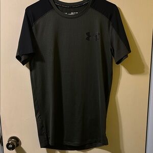 Under Armour Men's Black and Olive Short Sleeve Tee